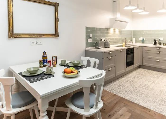 Kino Design Mit Workplace 600m Messe Lanxess Appartement