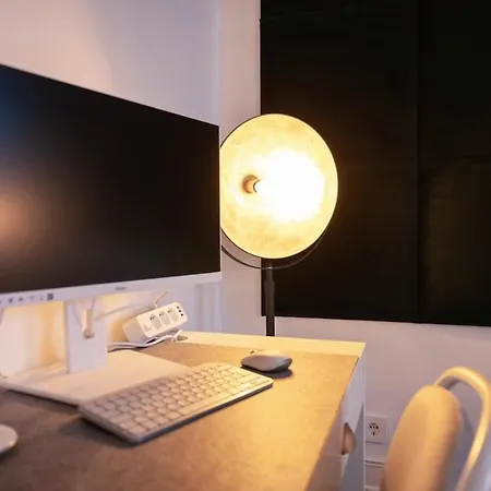 Kino Design Mit Workplace 600m Messe Lanxess Appartement Keulen